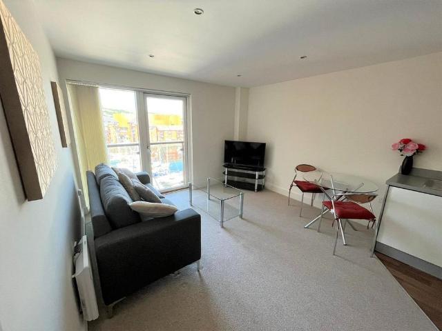 Flat for rent in Nangreaves, Wales
