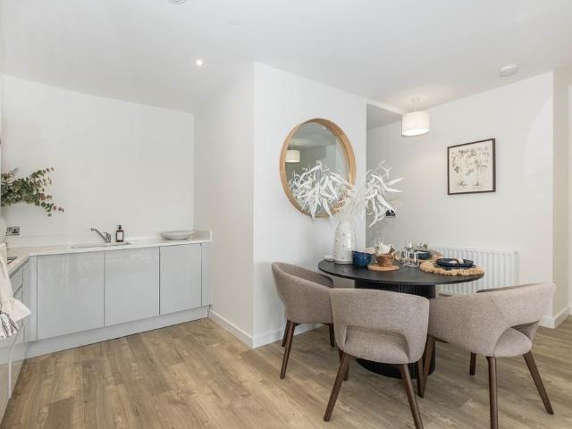 Flat for rent in Lower Halliford, Surrey