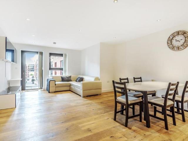 Apartment for rent in Enborne, West Berkshire