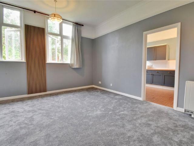 Apartment for rent in Holywell Estate, North Watford