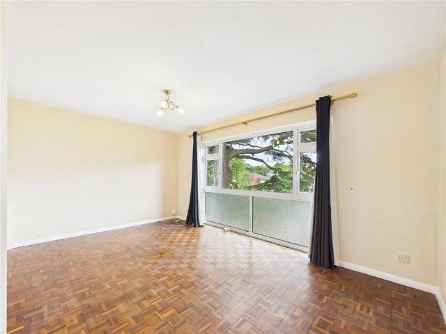 Apartment for rent in Shortlands, Greater London