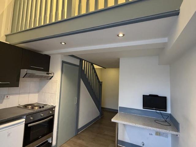 Flat for rent in Huddersfield, West Yorkshire