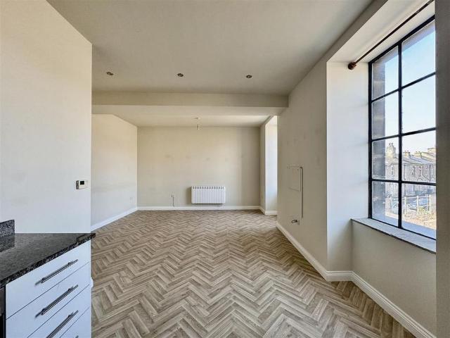 Apartment for rent in Milnsbridge, West Yorkshire