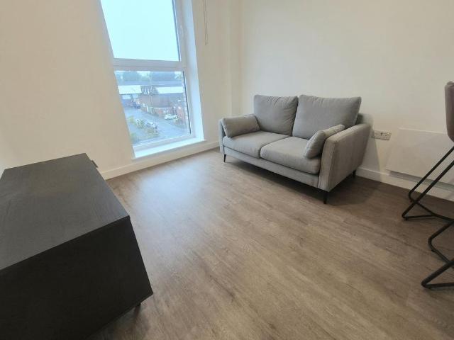 Apartment for rent in Woolshops, Calderdale