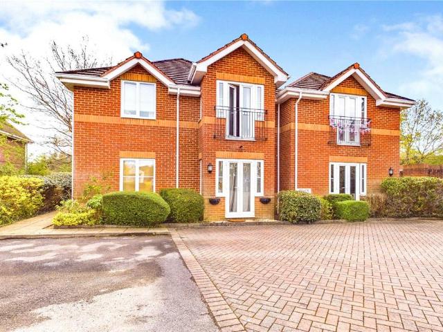 Flat for rent in Garston Park, West Berkshire
