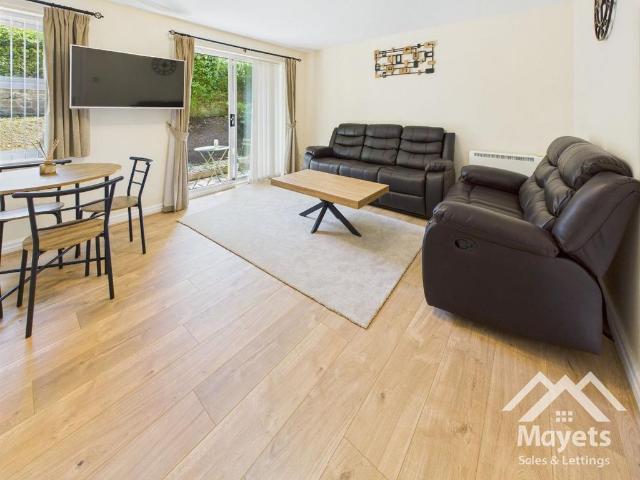 Flat for rent in Whinny Heights, Blackburn