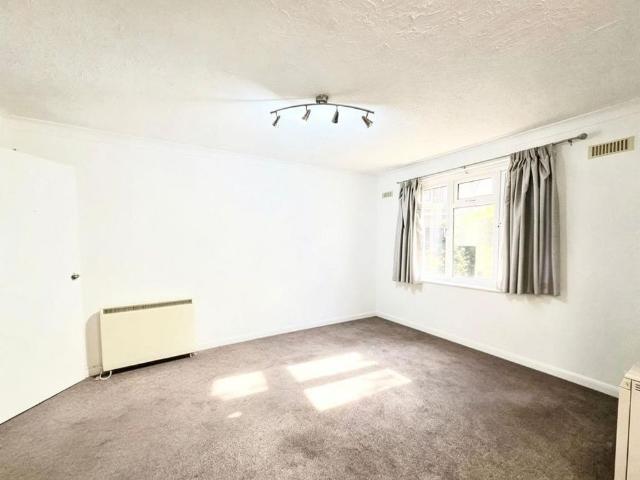 Apartment for rent in Navestock Side, Essex