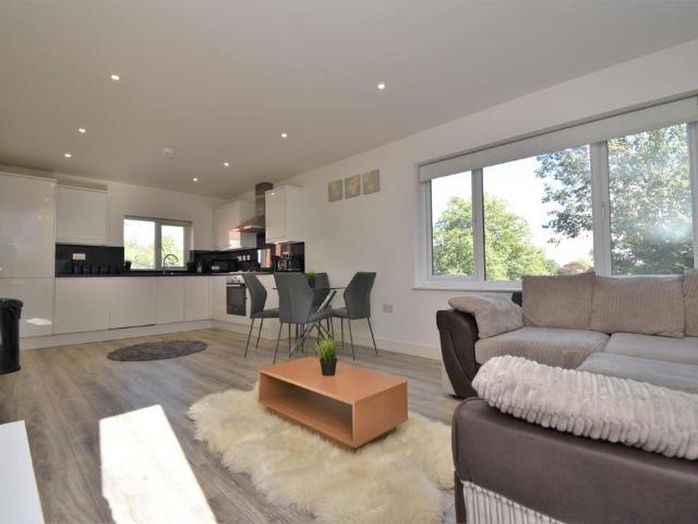 Flat for rent in Ickenham, Greater London