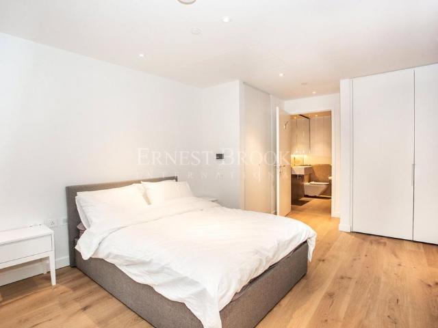Flat for rent in Nine Elms, Greater London