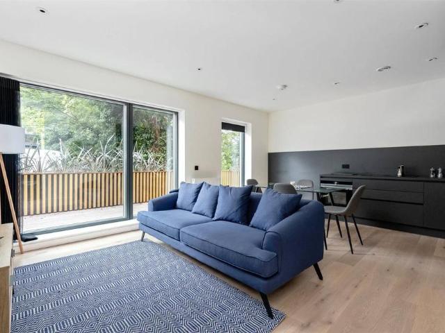 Apartment for rent in Gayfield, Broughton