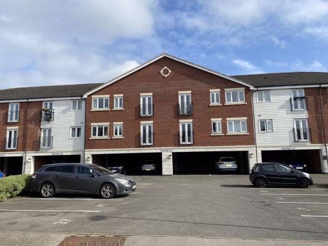 Flat for rent in Priory Estate, West Midlands