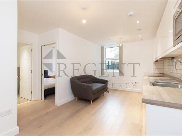 Flat for rent in London Borough of Merton, Mitcham