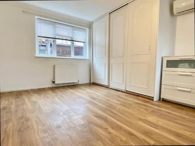 Apartment for rent in Vinters Park, Midway
