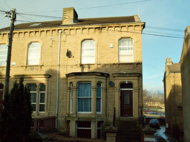 Flat for rent in Highfields, Huddersfield
