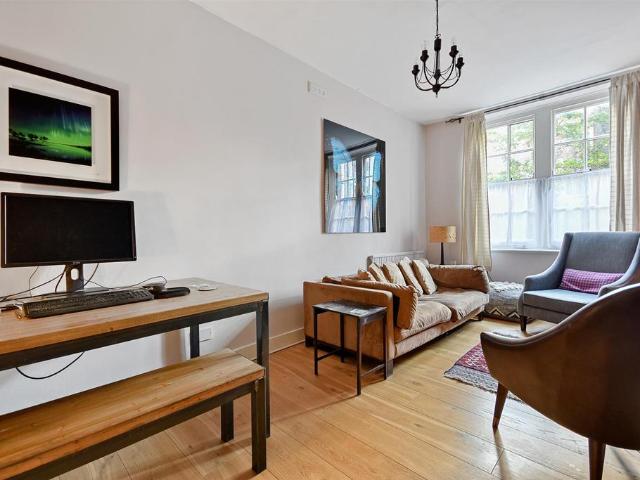 Flat for rent in St. John's Wood, Greater London