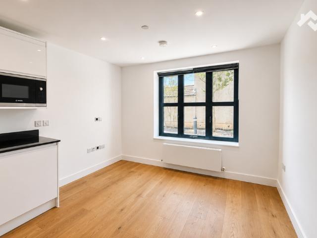 Flat for rent in Row Town, Surrey