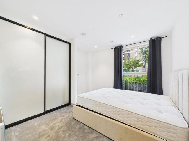 Apartment for rent in Birch Green, Lower Halliford