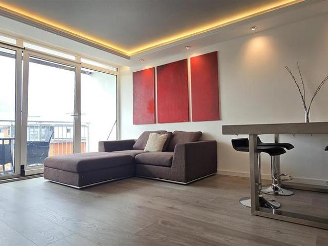 Flat for rent in London Borough of Hounslow, Greater London
