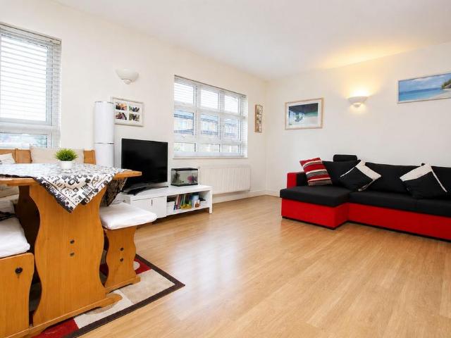Flat for rent in London Borough of Hounslow, Feltham