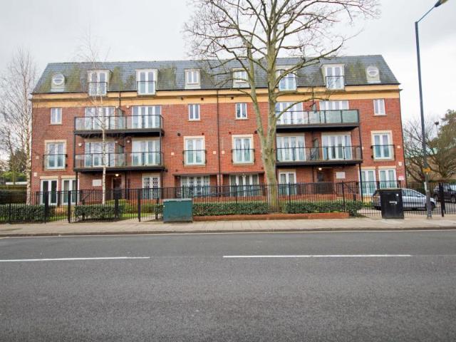 Flat for rent in Pinner, Greater London