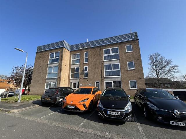 Flat for rent in Bollinbrook, Macclesfield