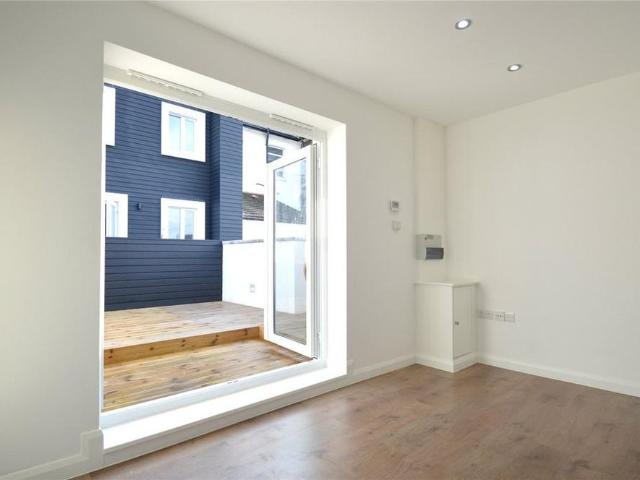 Apartment for rent in London Borough of Croydon, Addiscombe