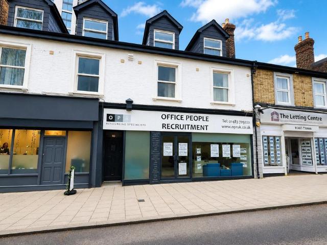 Flat for rent in Horsell, Woking