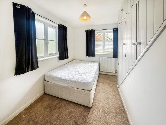 Apartment for rent in Perryfields, West Sussex