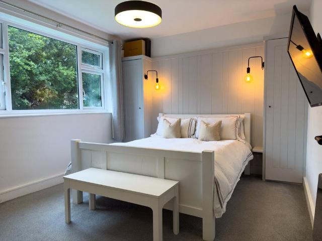 Flat for rent in Black Bourton, Oxfordshire