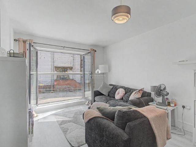 Apartment for rent in Bocking, Chipping Hill