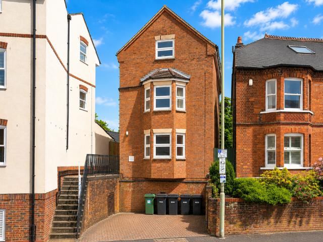 Flat for rent in St Albans, Five Acres