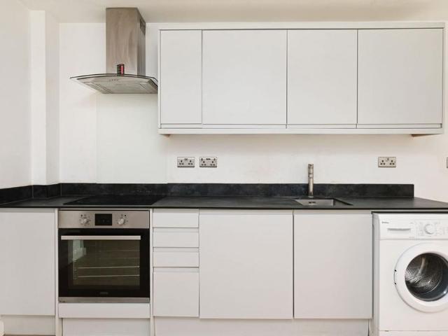 Apartment for rent in Horsell, Woking