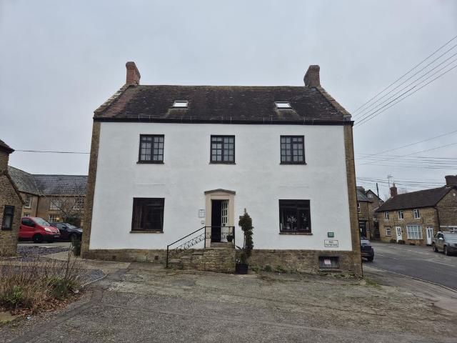 Flat for rent in Merriott, Somerset