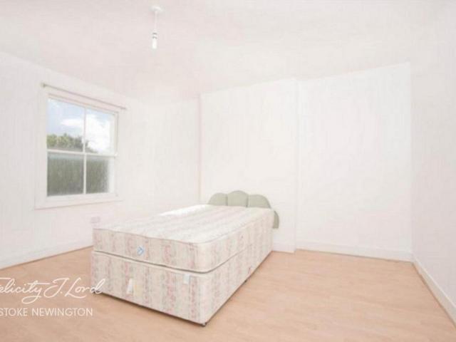 Flat for rent in West Hackney, Greater London