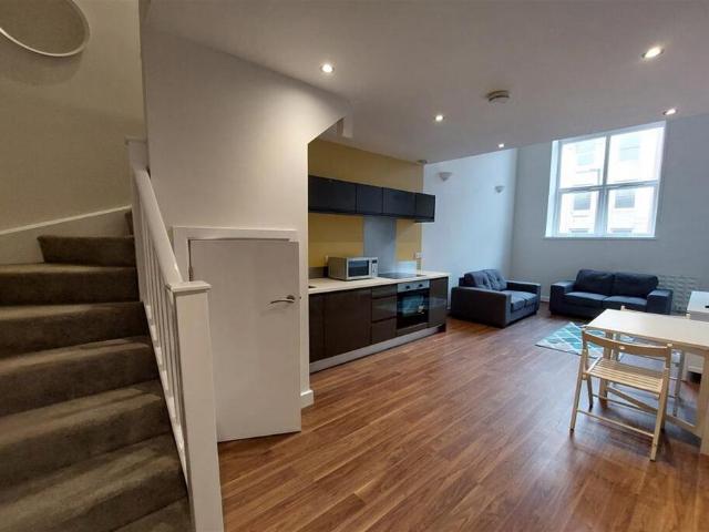 Flat for rent in City Centre, South Yorkshire
