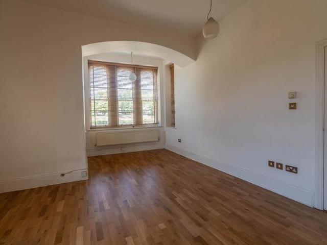 Apartment for rent in Friern Barnet, Greater London