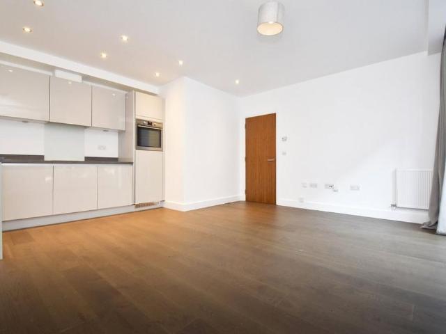 Apartment for rent in Crofton, Greater London