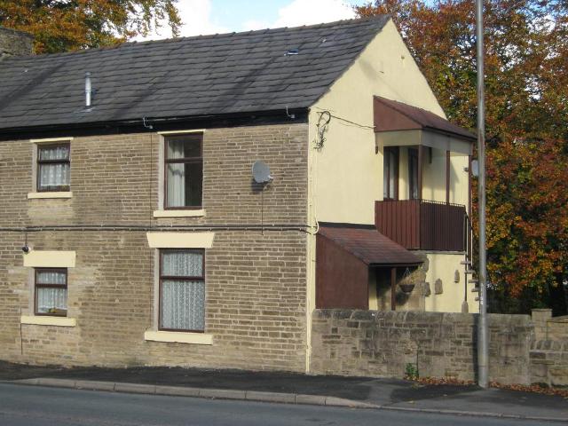 Flat for rent in Wash, Charlesworth