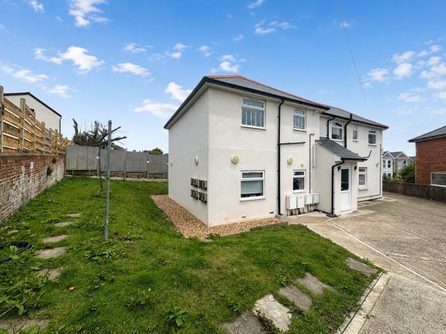 Apartment for rent in Binstead, Ryde