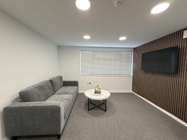 Apartment for rent in Lindley, West Yorkshire