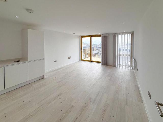 Apartment for rent in St Helier, Greater London