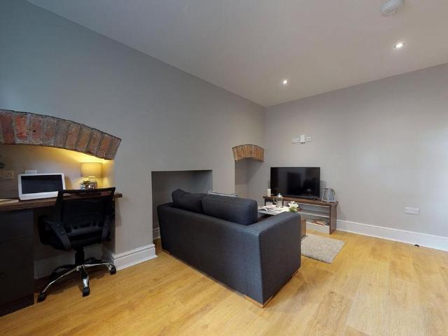 Apartment for rent in Woodhouse, West Yorkshire