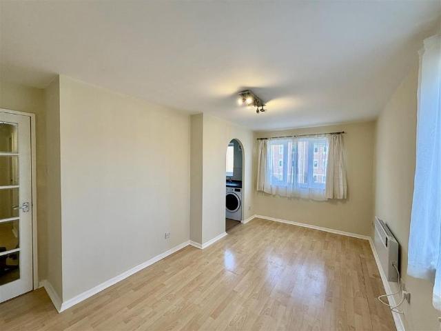 Apartment for rent in London Borough of Hounslow, Greater London