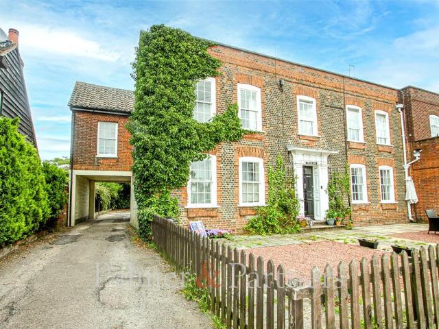 Flat for rent in Dale Hill, Essex