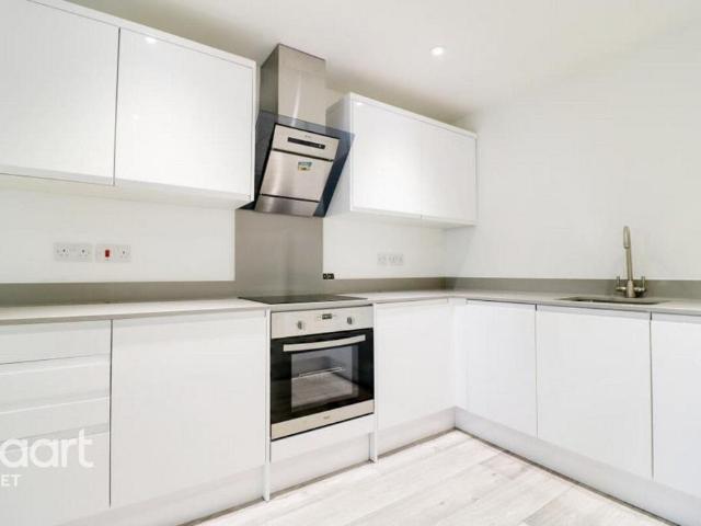 Flat for rent in Hart, Hampshire