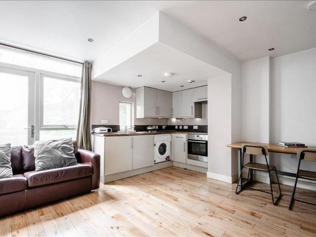 Apartment for rent in Islington, Isle Of Man