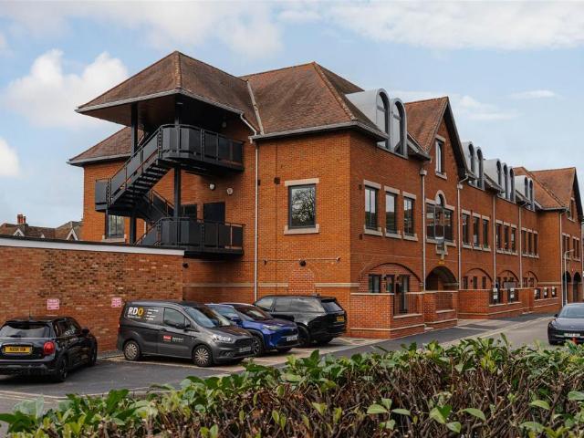 Flat for rent in South Park, Red Hill