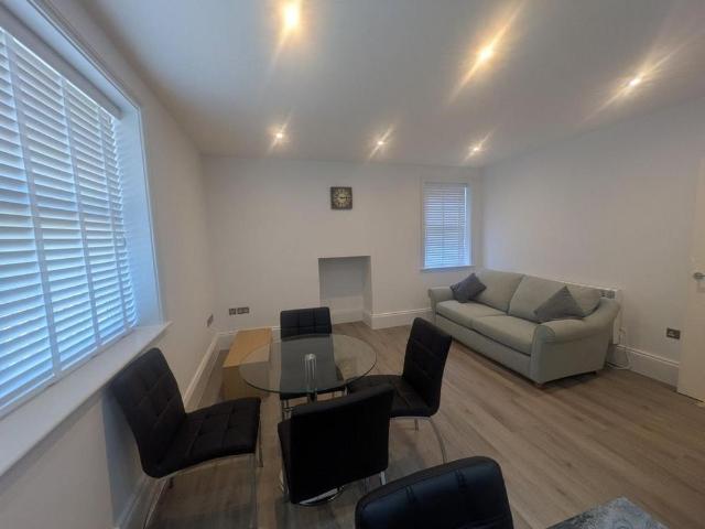 Apartment for rent in Pachesham Park, Surrey