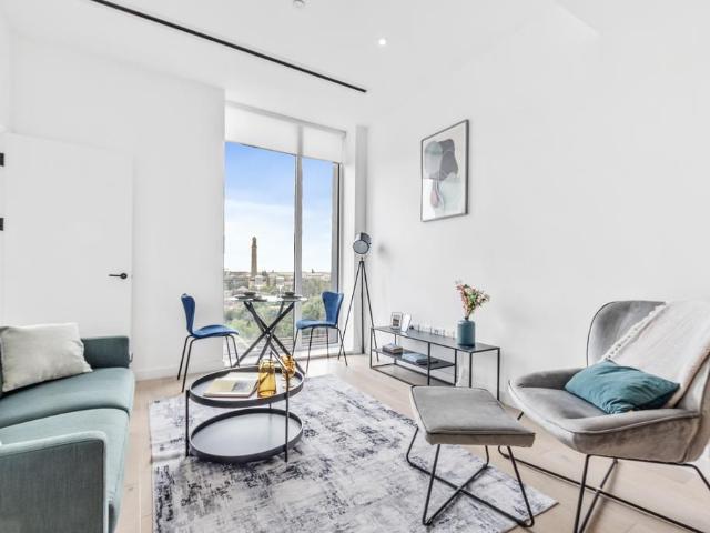 Flat for rent in London Borough of Hounslow, Strand
