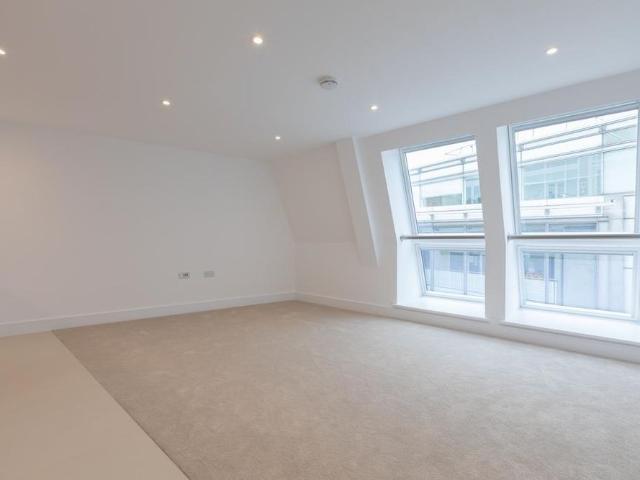 Apartment for rent in St Helier, Greater London